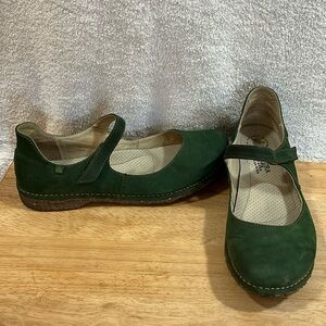 El Naturalista Green Suede Mary Jane Shoes El Borago Style Size 41 10 EUC